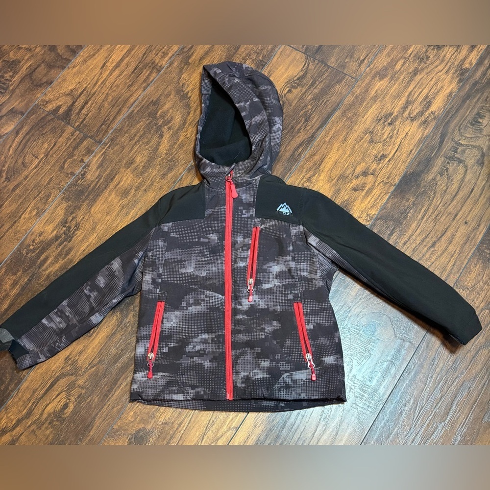 Snozu boys coat jacket black Gray red 5/6 year old